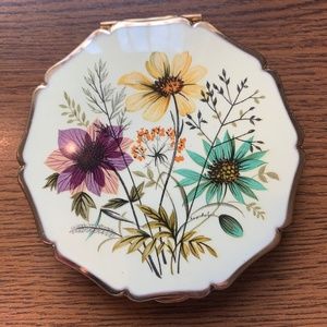 Vintage Stratton Round Mirrored Makeup Compact